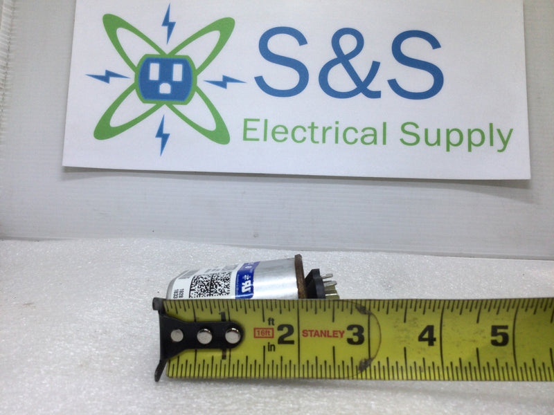 Genteq D137452P04 Capacitor 5uF +/- 6% 440V Application Motor Run