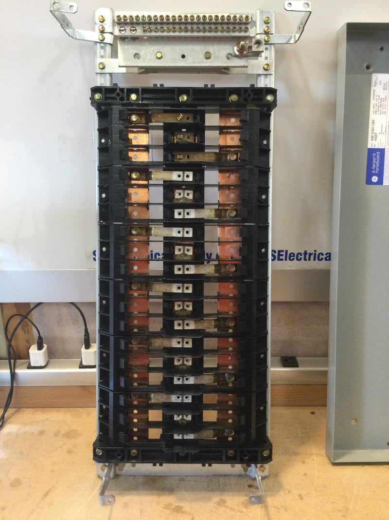 Ge General Electric Aqf3301cbx 125a 3ph/4 Wire 208y/120v 30 Circuit Panel Board Interior