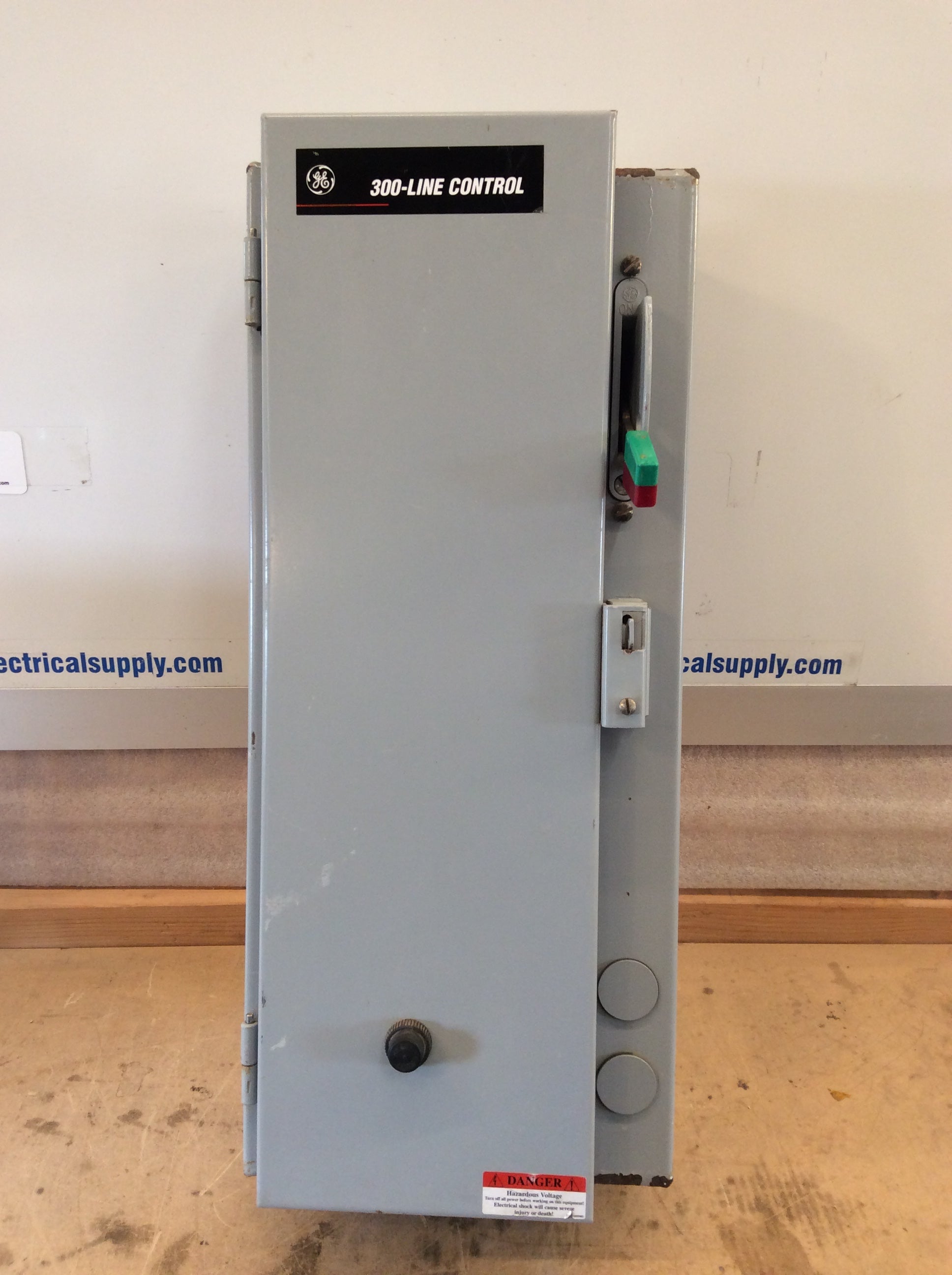 300 Line Box General Electric 300-Line Control CR308B6**AAAA 3 Phase 30A 600VAC Com