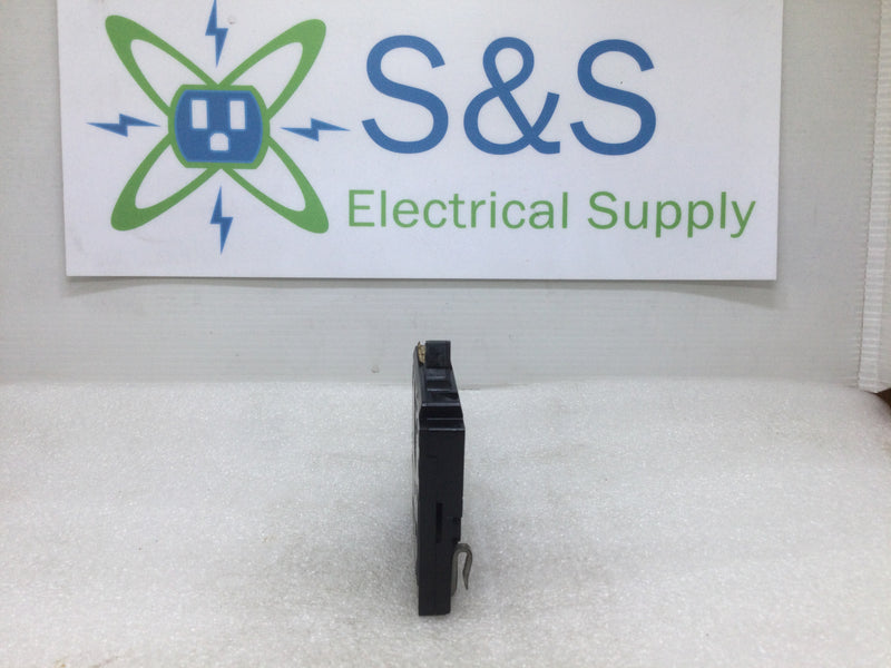 Crouse-Hinds MH130 30 Amp 1 Pole MH Circuit Breaker