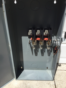 Square D Du325 Safety Disconnect Switch, Non-Fusible, 400a, 240v, 3pole, Nema 1